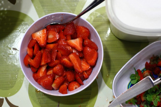 fresh strawberries with sugar