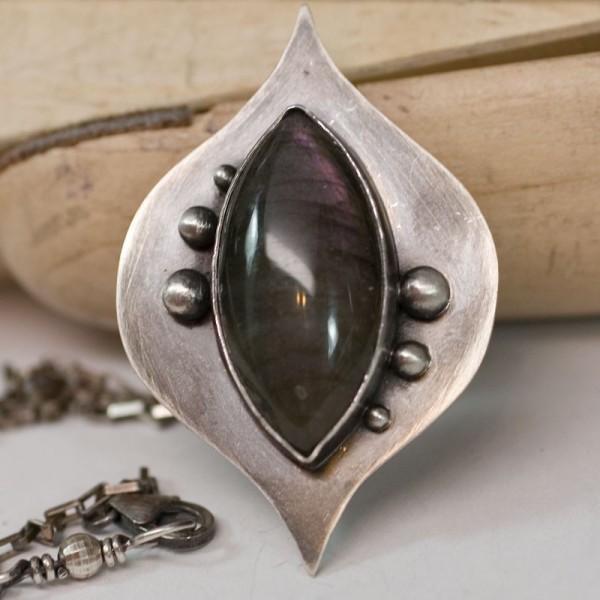 retro_labradorite