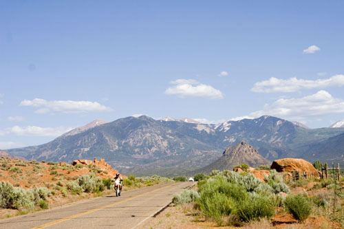 round mountain, UT